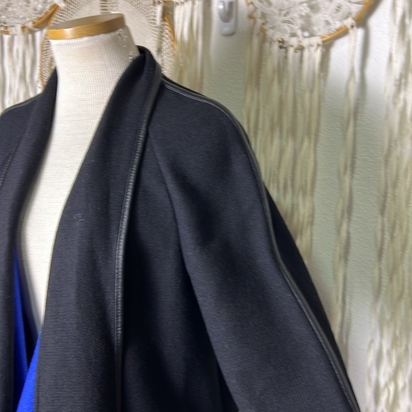 Karen Millen Wrap Front Cape in Black And Gray Merino Wool Blend US8 - Picture 3 of 13
